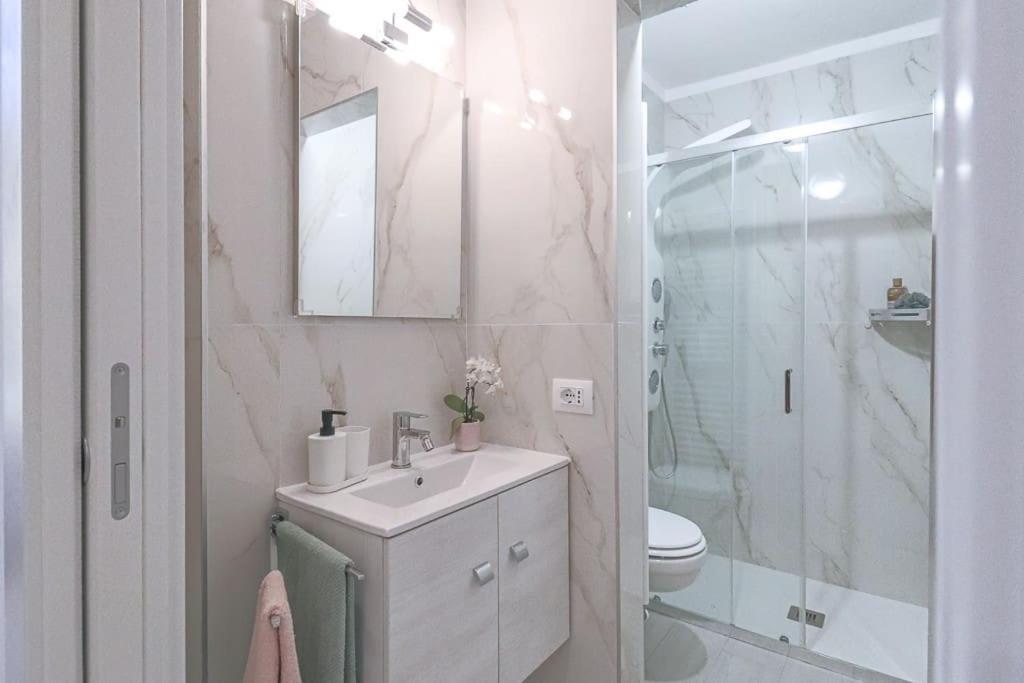 New Private Apt In Como A-C Self Check-In 外观 照片
